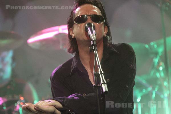 THE MISSION - 2007-05-29 - PARIS - La Locomotive - Jerry Wayne Hussey